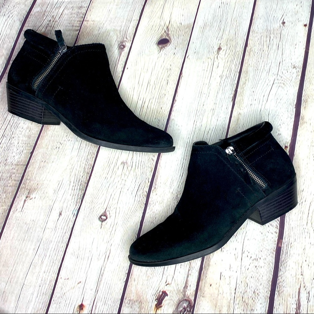 WHITE MOUNTAIN Booties